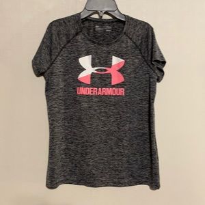 Girls Underarmour short sleeve shirt